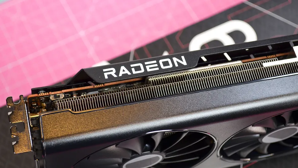 بررسی AMD Radeon RX 7700 XT
